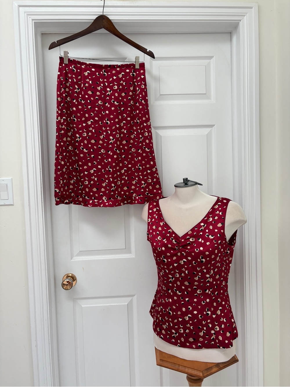 In Wear Red Printed Sleeveless Top & Skirt Set ladies size 10